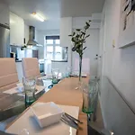Leilighet Unique 3bed - Generous Terrace - *