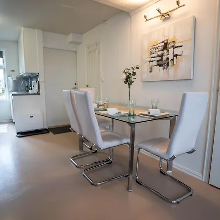 Unique 3bed - Generous Terrace - Апартаменты